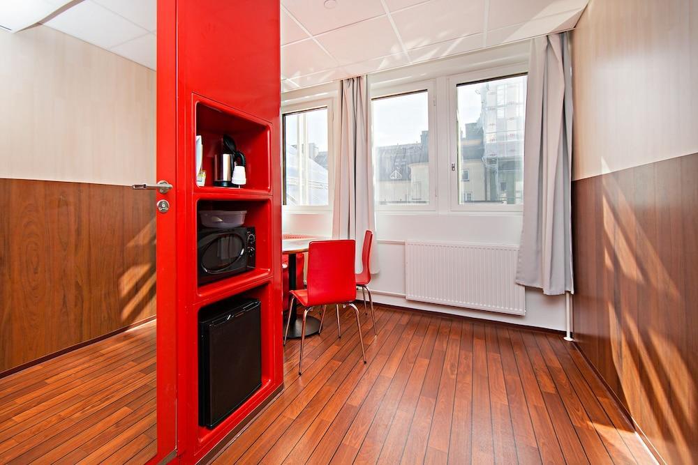 Omena Centre Hotel 3*